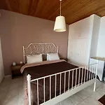 拉卡萨德艾琳旅馆 3* Áyios Nikítas