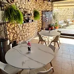 拉卡萨德艾琳旅馆 3* Áyios Nikítas