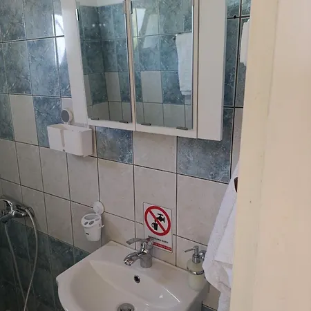拉卡萨德艾琳旅馆 3*