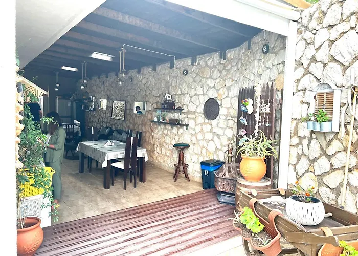 Guest house La Casa D' Irene (adults Only) 3*